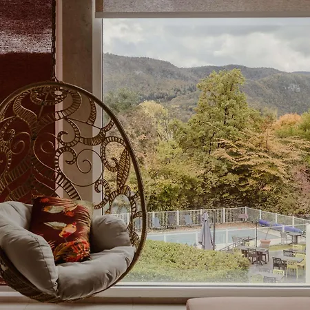 Mercure Annecy Sud Hotel 4*