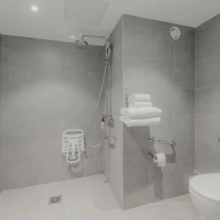 Mercure Annecy Sud Szálloda 4*