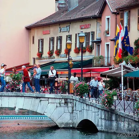 Mercure Annecy Sud Hotel 4*